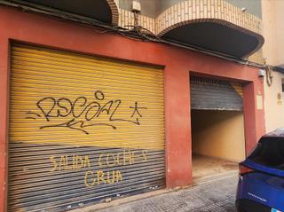 Local Comercial  Calle reina isabel ii 14