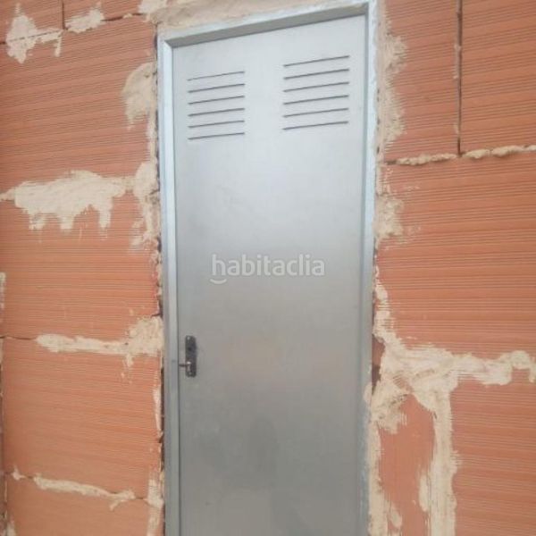 Foto e3f495f8-0de1-4972-a938-438d604e9e85. Local comercial a Guadix
