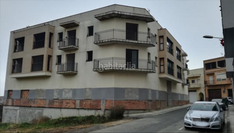 Foto 8c36bd20-65db-49cd-b421-b27d7a808f74. Aparcament cotxe a Alguaire