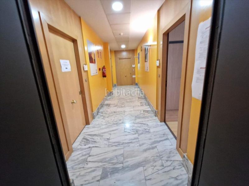 Foto e6355ee8-b1a4-4a53-9da7-69bd8c72edbf. Oficina a Llanera