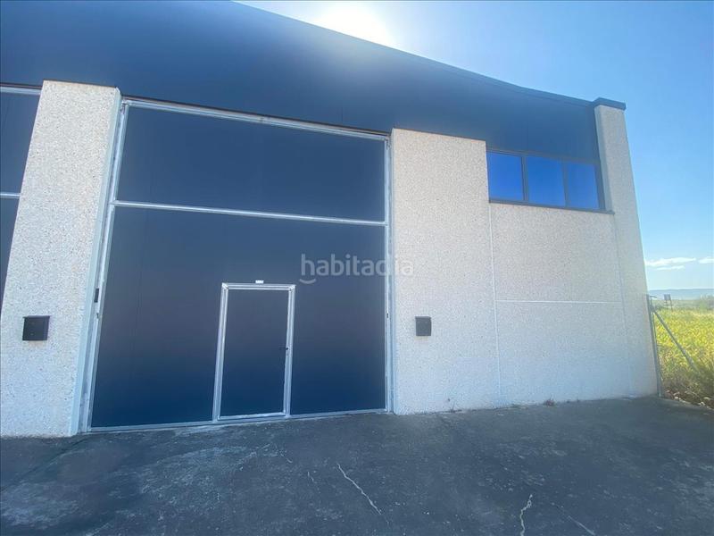 Foto a993aa43-185d-4577-b954-fe4bc973d940. Fabrikhalle in Hormilla