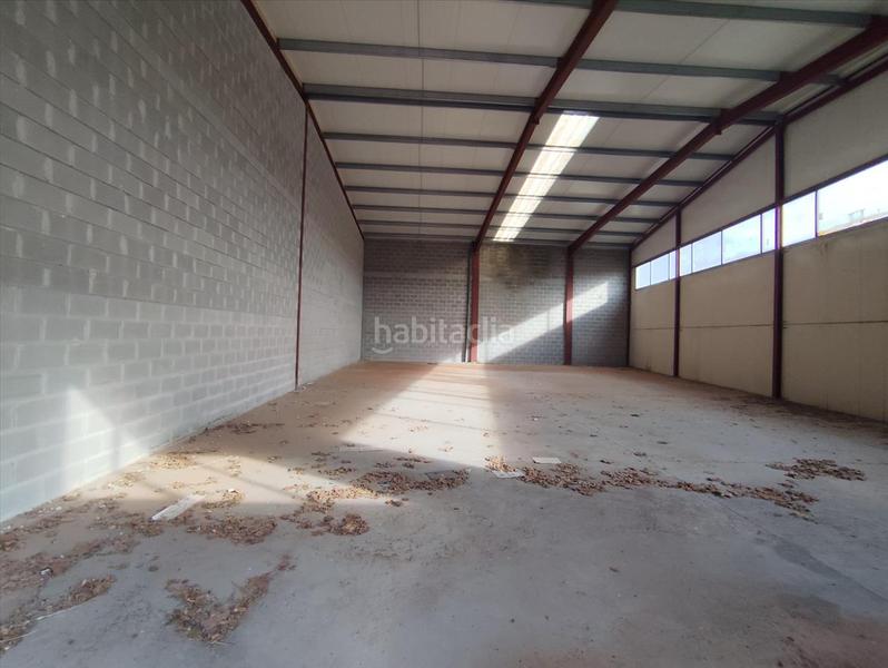 Foto b92a88ae-4cf3-43b0-a5fc-101f81748f79. Fabrikhalle in Hormilla