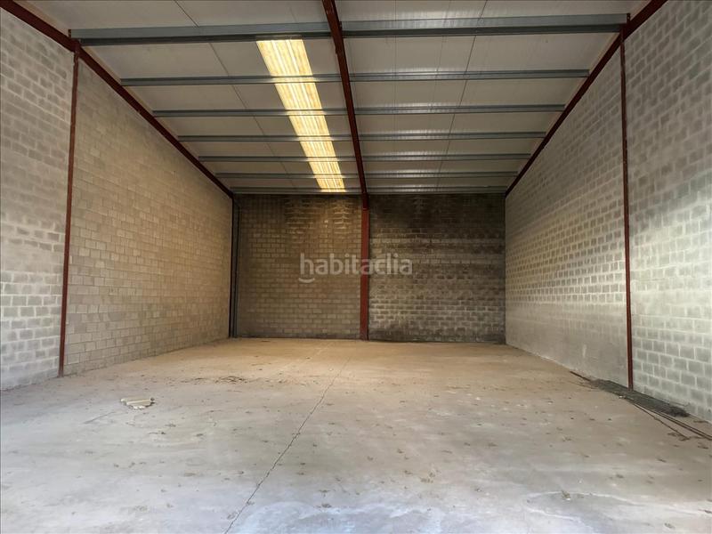 Foto fe2d18de-5b25-4d56-806c-59b1ced73807. Fabrikhalle in Hormilla