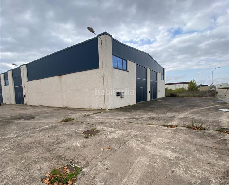 Foto 02bc69a1-ee62-46f0-ab8e-cb897f272a30. Fabrikhalle in Hormilla