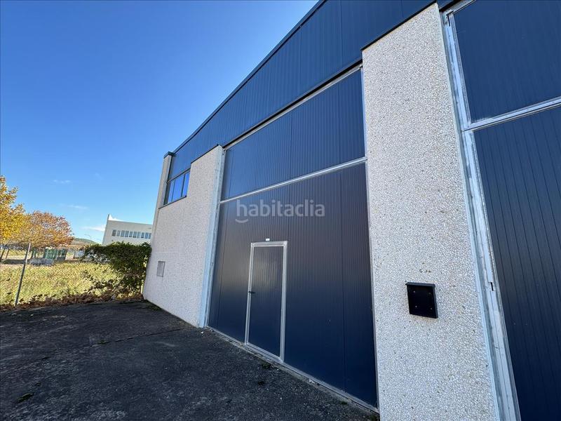 Foto 26551539-0b4d-440e-bade-58b3e7df8a09. Fabrikhalle in Hormilla