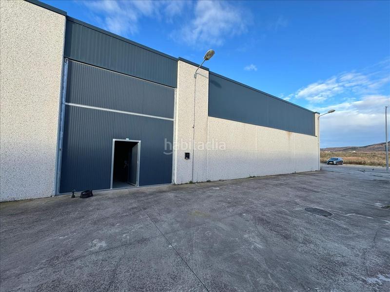 Foto 40d8f277-c9db-4a37-b8f4-7278352fb720. Fabrikhalle in Hormilla