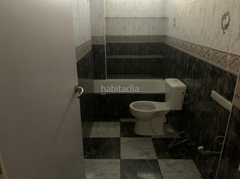 Foto 75808f61-90dd-4fec-a3f4-3fb53106246d. Local comercial en San Cristóbal Madrid