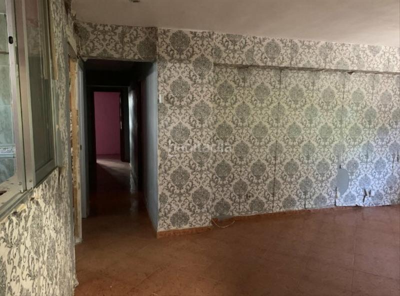 Foto a6bee700-3b1a-4dba-bc8f-9de00cd06f97. Local commercial dans San Cristóbal Madrid