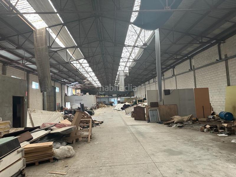 Foto 0cd06675-6ff7-4605-9f4f-5a4137fdee0b. Bâtiment à usage industriel dans Coles