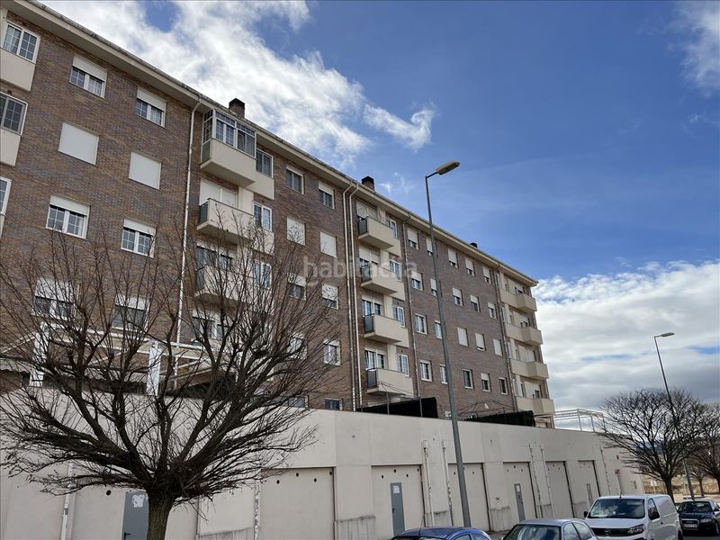 Foto d8de136e-71f2-4eab-ac38-3b420c3542de. Aparcament cotxe a Universidad Ávila