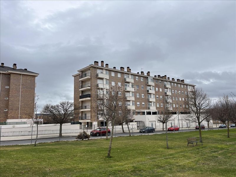 Foto e3267057-9486-41c6-93fd-add82a798109. Aparcament cotxe a Universidad Ávila