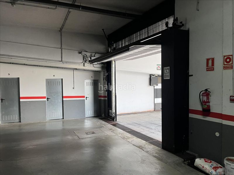 Foto 746d8d54-e62a-425d-b0e3-0a99e09b6069. Aparcament cotxe a Universidad Ávila