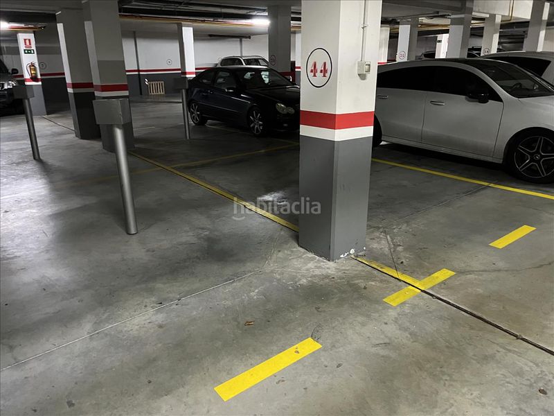 Foto e11b282a-2c02-47c3-a43e-da5fb37389b4. Aparcament cotxe a Universidad Ávila