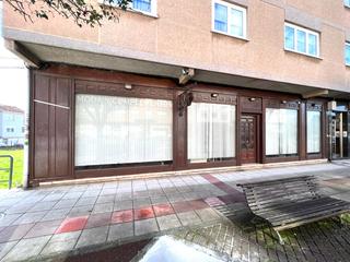 Locale commerciale in Estrada Castela