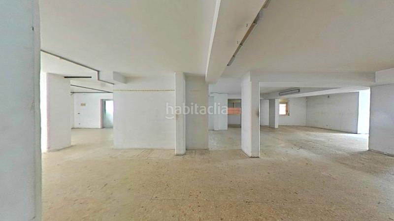 Foto 35e952f7-74ad-40de-b7ee-9107472a3d88. Local comercial a La Roureda Viladecans