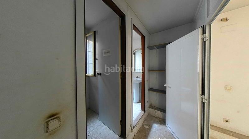 Foto c779c00a-74e1-4e89-b990-488560d02bf0. Local comercial a La Roureda Viladecans