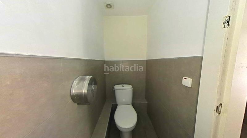 Foto 4588cada-b184-479d-bdba-4d5f04945359. Local comercial en Zona Industrial Prat de Llobregat (El)