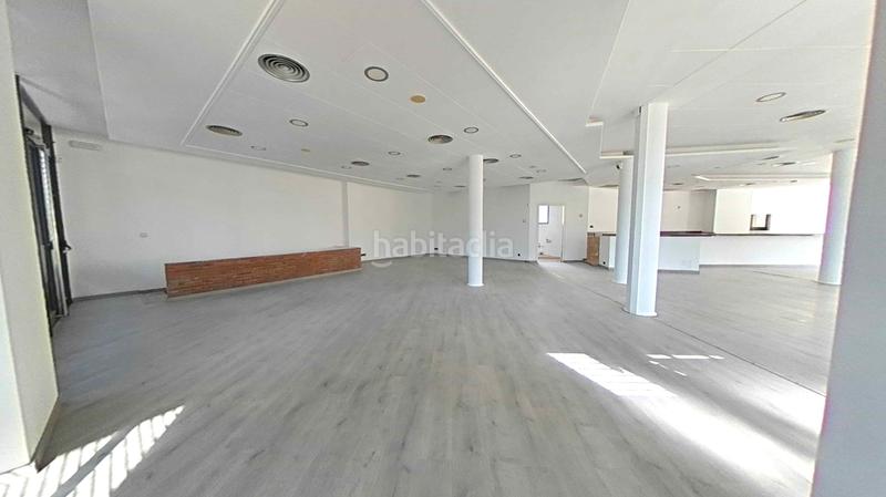 Foto de1b3fc8-5f67-4769-b550-1f4b926626b9. Local comercial en Zona Industrial Prat de Llobregat (El)