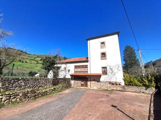 Édifice à Tineo