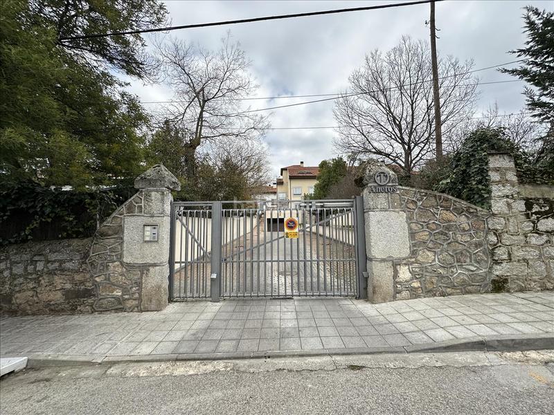 Foto 3f1d370d-aeaa-4533-b3e3-ac4e495c2a4b. Posto auto in Villalba Pueblo Collado Villalba