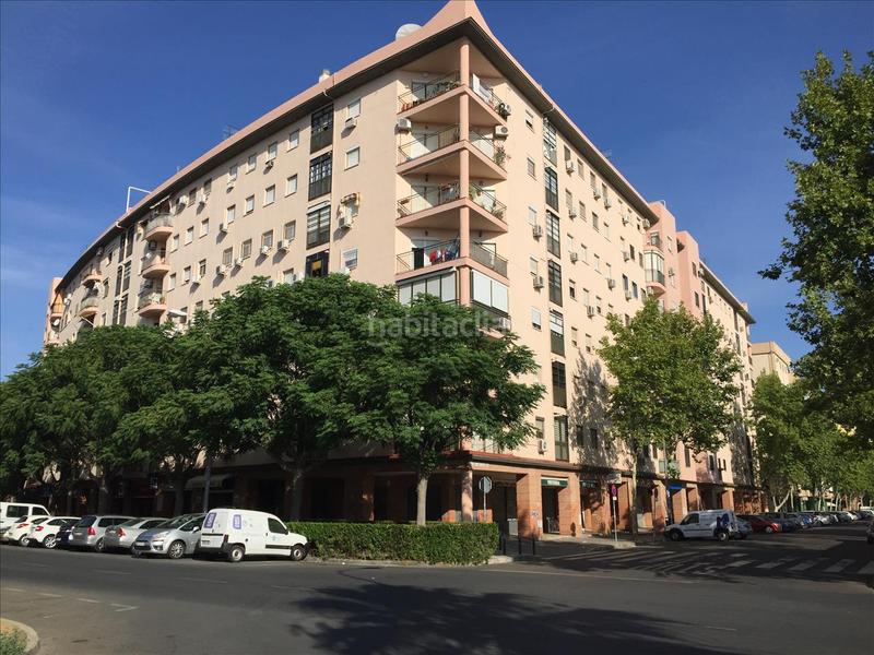 Foto ab5ee29e-8672-43a5-a9c9-aa5239b713af. Autoparkplatz in colores - entreparques Sevilla