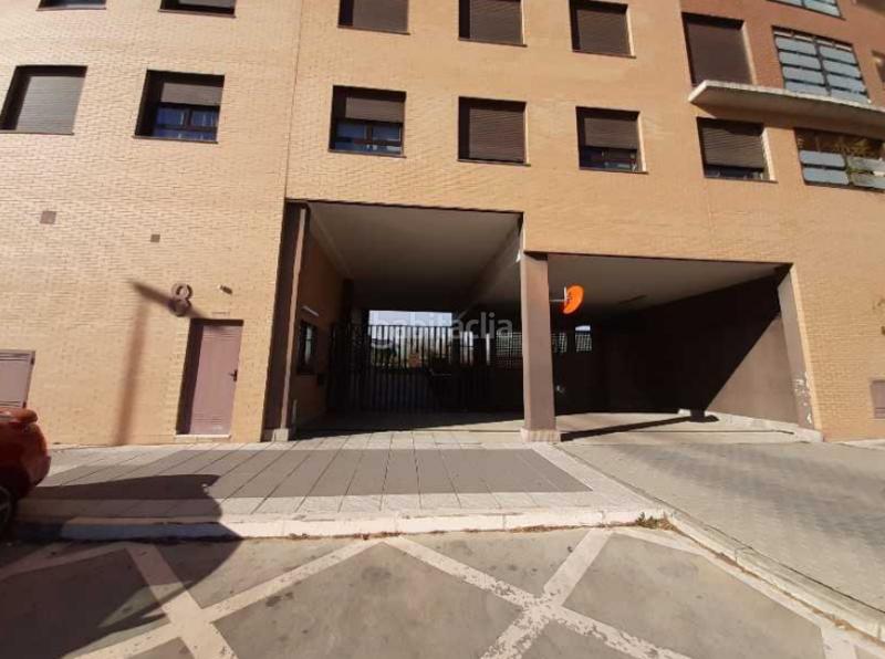 Foto 8bc4b1f4-fbc9-43b2-a722-fd4cd7585182. Parking coche en Ayuntamiento - Avenida Siglo XXI Azuqueca de Henares