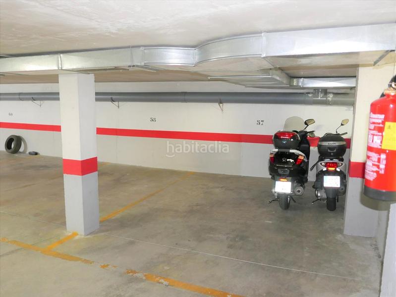 Foto 7c887ab7-3d7e-4f49-b977-b56e6a729633. Parking coche en Lastrilla (La)