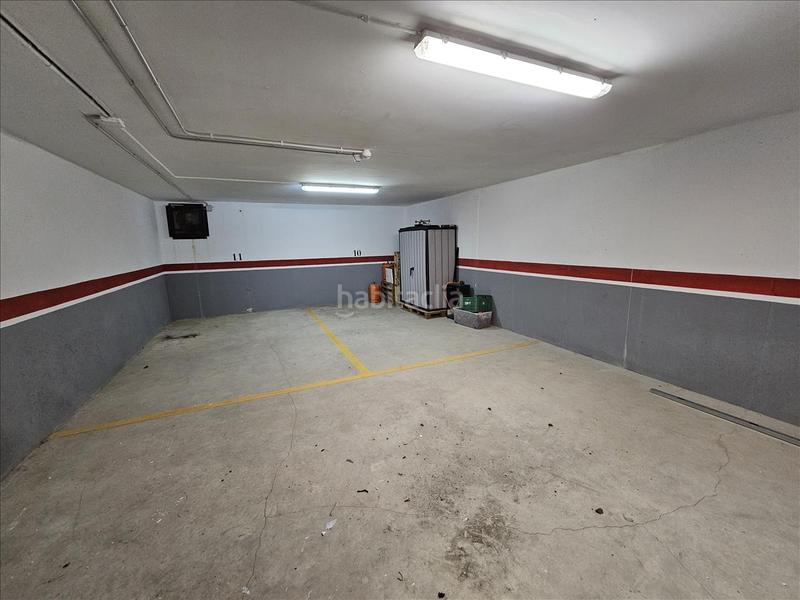 Foto af5fc8ee-f84e-49ff-af6c-81de67b00603. Parking coche en Molina (La)