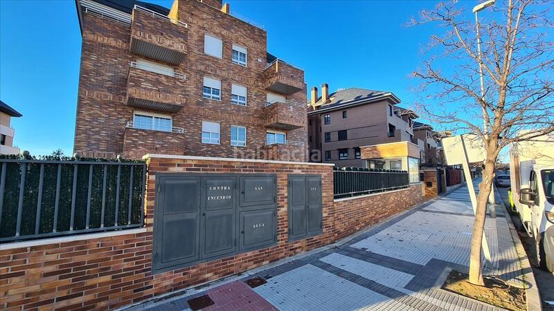 Foto 4d7055e3-d124-4f83-ae06-6a30d0527d97. Aparcament cotxe a Los Satélites-Roza Martín Majadahonda