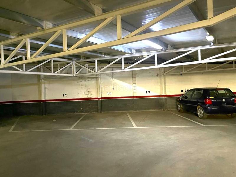 Foto 21fa6a84-0140-4257-accf-87621d4c7939. Aparcament cotxe a Astorga