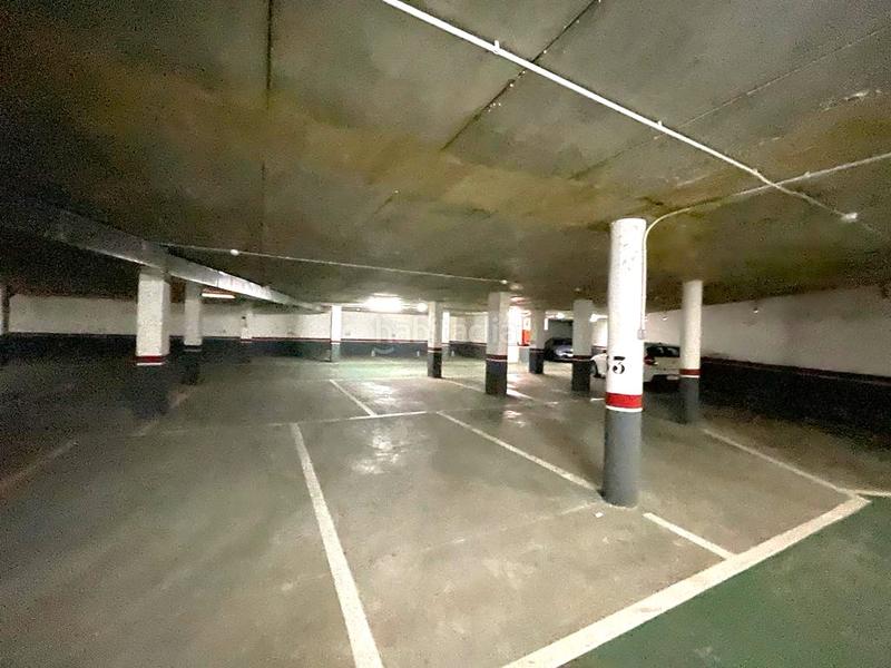 Foto 3ca13204-e6bf-4b5b-ad38-03a387d6947c. Aparcament cotxe a Astorga