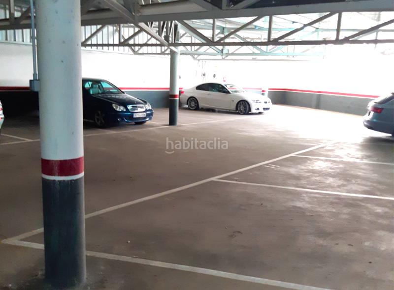 Foto eae2dbec-a207-41ee-9113-3b35a7559ea8. Aparcament cotxe a Astorga