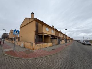 Casa adossada  Constelaci�n pegaso
