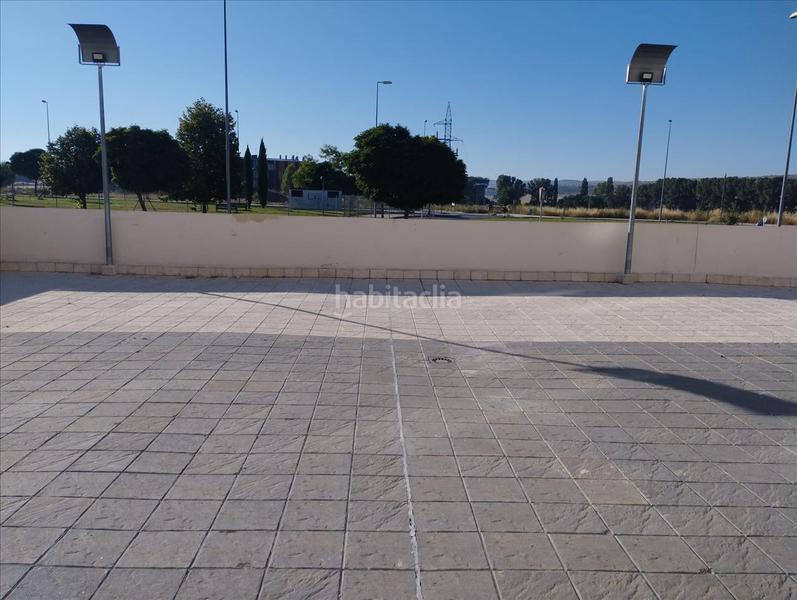 Foto b14b83ca-597a-46fb-bcc2-42584f39ee5e. Parking voiture dans Universidad Ávila