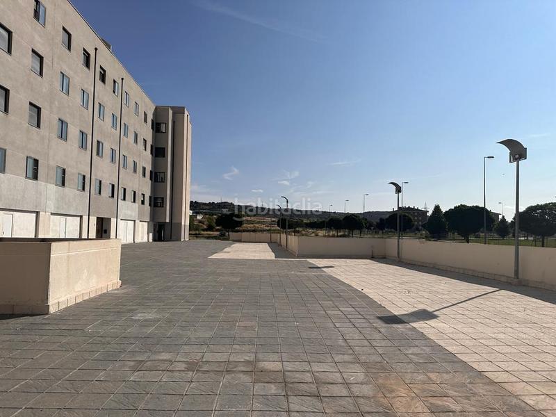 Foto b802c80d-6abb-4a9e-9778-566855a624e9. Parking voiture dans Universidad Ávila