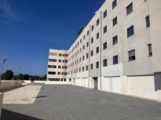 Aparcament cotxe a Universidad