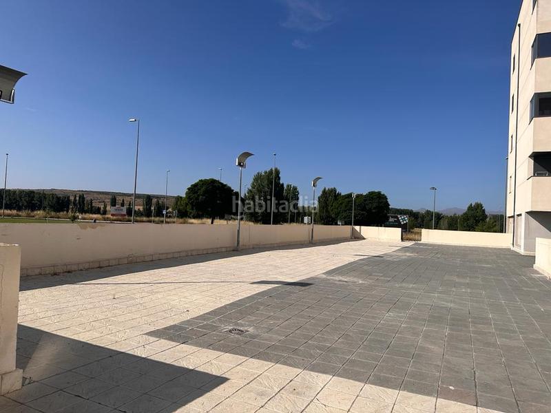 Foto c283d945-d3bf-45cd-9314-8990a27ce2e7. Parking coche en Universidad Ávila