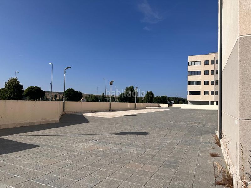 Foto 8c92bc5f-57db-4132-9dd0-8c9234aa8db0. Aparcament cotxe a Universidad Ávila