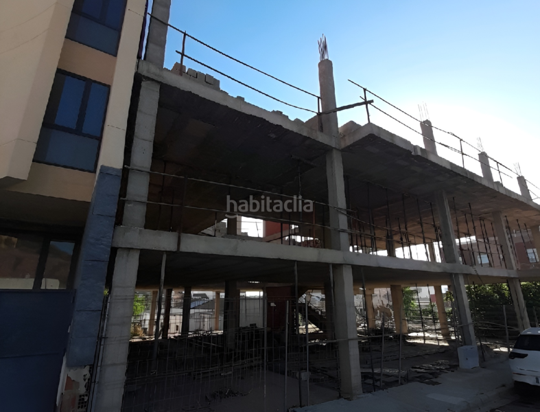 Foto 2216a1bc-fdc3-454b-8372-443edf1d781c. Edificio in Montroi / Montroy