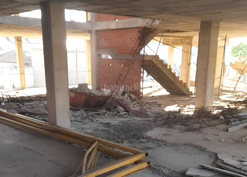 Foto 2870eb18-3d20-4a2e-b867-1a05054b3686. Edificio in Montroi / Montroy