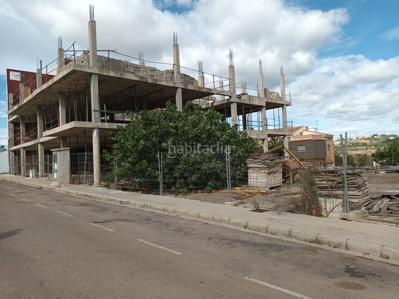 Foto 41b93075-33a8-4fb7-a196-b6cc03344297. Edificio in Montroi / Montroy