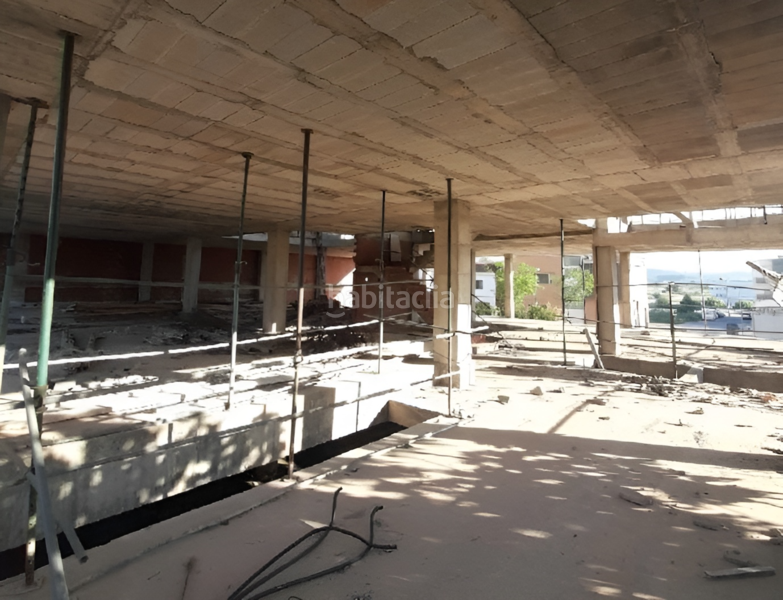 Foto bb9ec398-c2b6-42a2-b009-af84f8d9c54a. Edificio in Montroi / Montroy