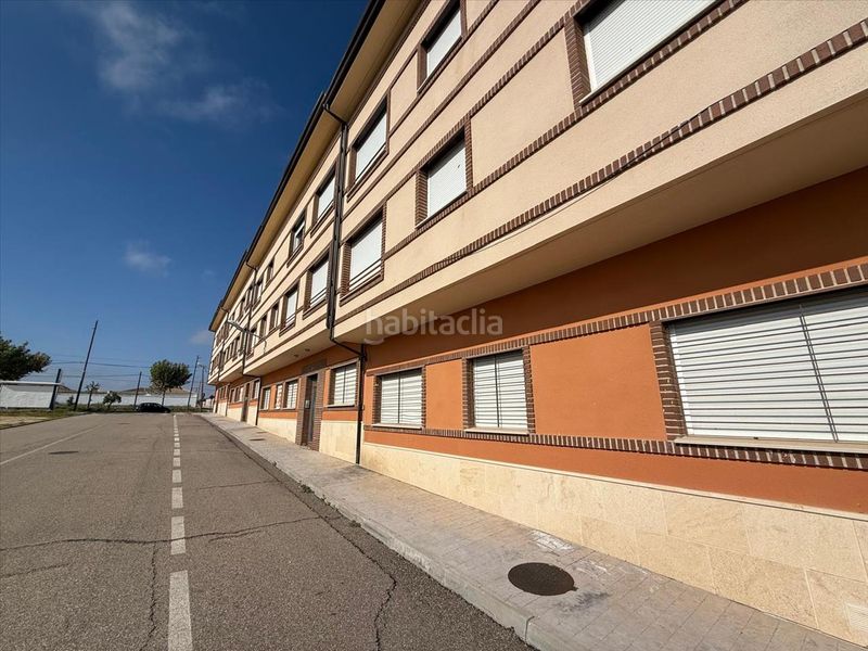 Foto 4d83e9a0-3aa1-42a1-b043-6ea024776c61. Pis amb aparcament a Burujón