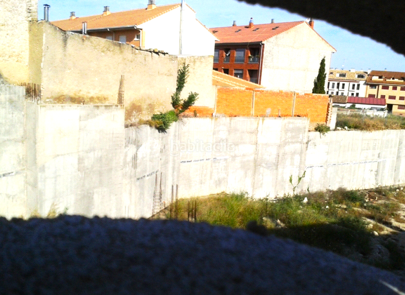Foto 5e4dfa8b-5f85-40f8-82bf-5ce2ec4f9361. Casa adosada en Muela (La)