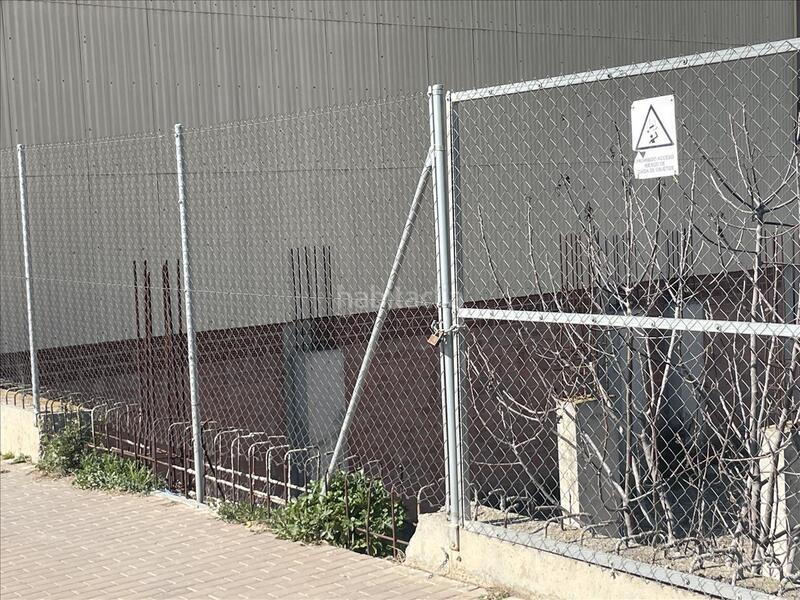 Foto 3b2dbd01-9f40-4488-88f9-5429bc35096a. Parking voiture dans Alcarràs