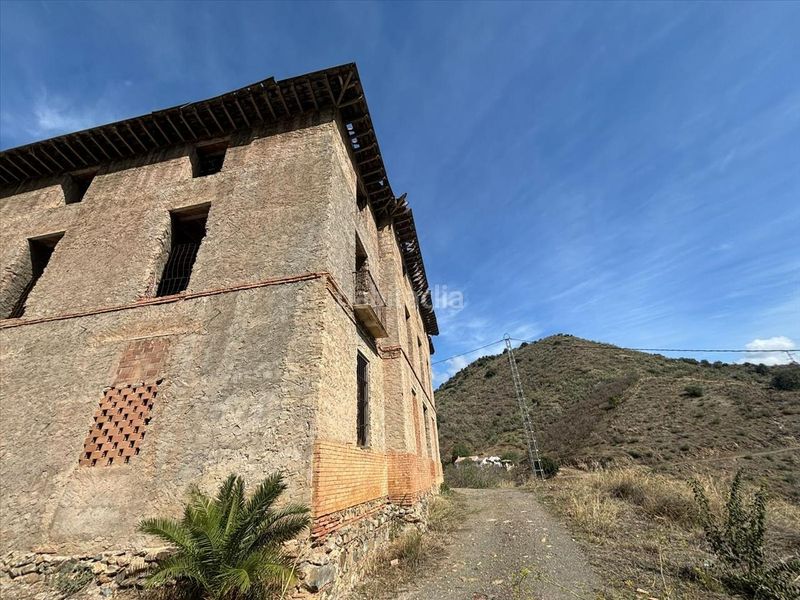 Foto 1d3d8db0-3f4c-4046-b3f1-bd2de703d2f7. Casa a Pinares de San Antón Málaga