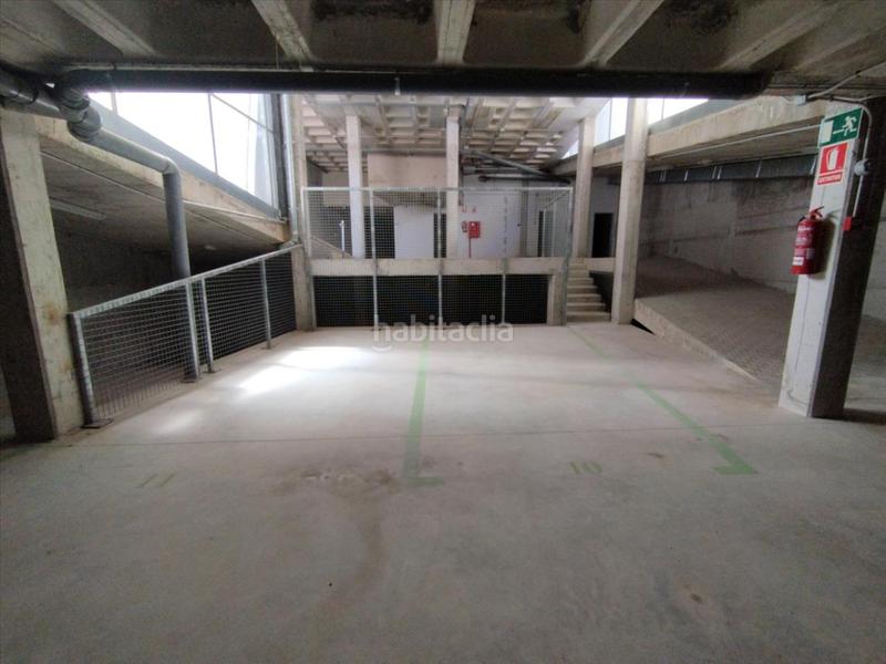 Foto b0955a9f-63c5-401f-946c-d3454b364e92. Parking voiture dans Castalla