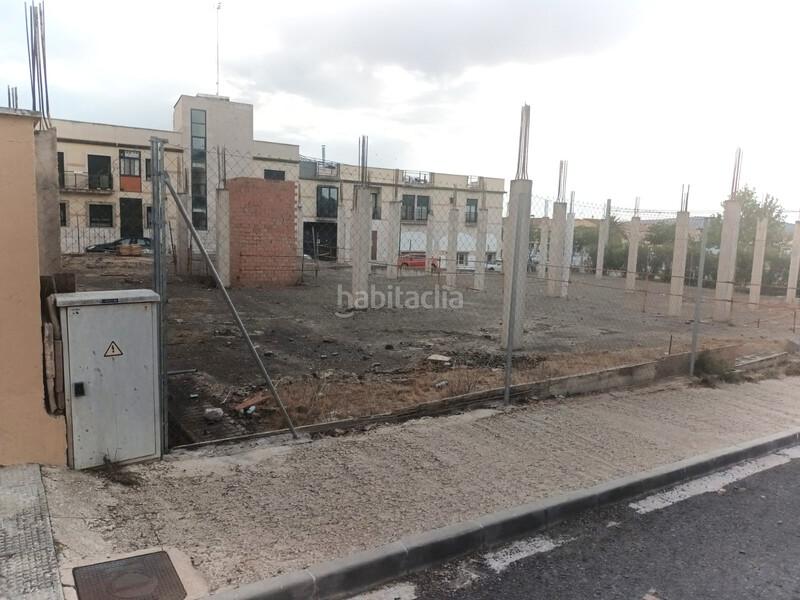 Foto a4e0605e-54e1-445f-982a-bdf28c199a38. Edificio in Poblete