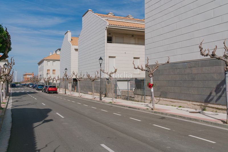 Foto de24e42a-a630-4237-b5a0-c2bb889556d9. Pis amb aparcament a Muela (La)