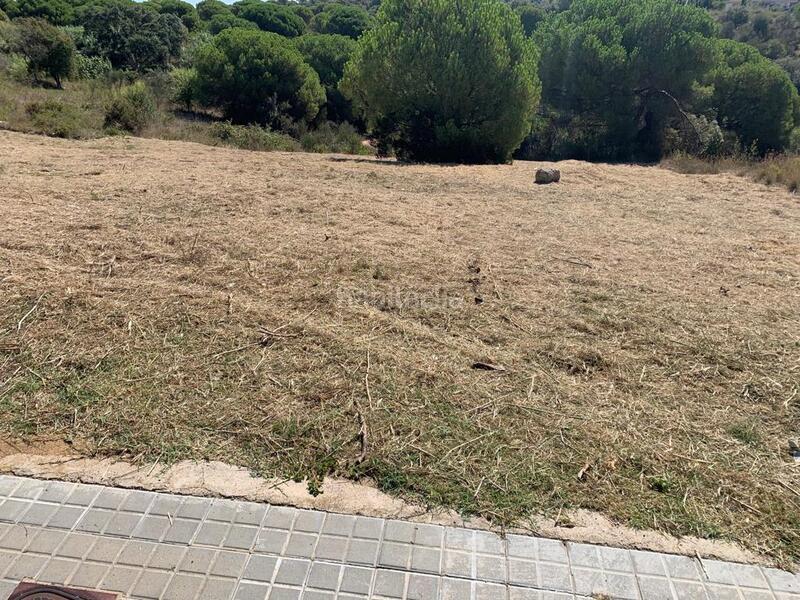 Foto b8b3dd83-d1b8-4ed4-b9b1-8788000784fa. Terreny residencial a Mont Ferrant-Joan Carles I Blanes